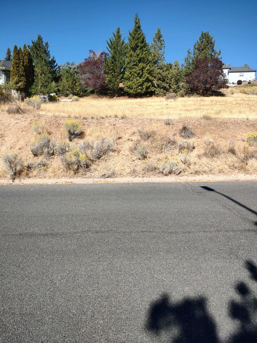 Nice size lot in desirable neighborhood near hospital, OIT, Harbor Isles Fitness and Golf, Klamath Lake, Downtown, parks and hiking trails. Adjoining Lot 8 is also available. Buyers to do their own due diligence regarding zoning, building restrictions, property lines, utilities, etc.