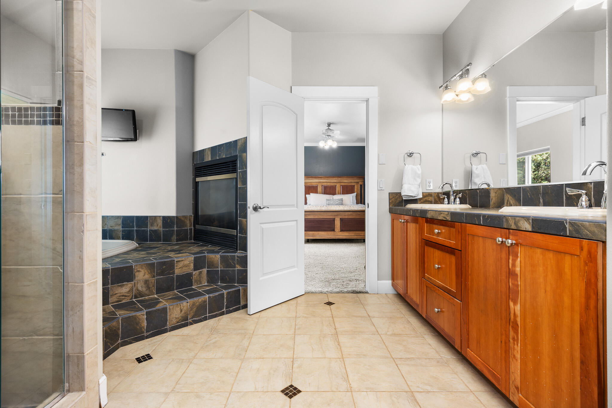 Bee Tree - Residential