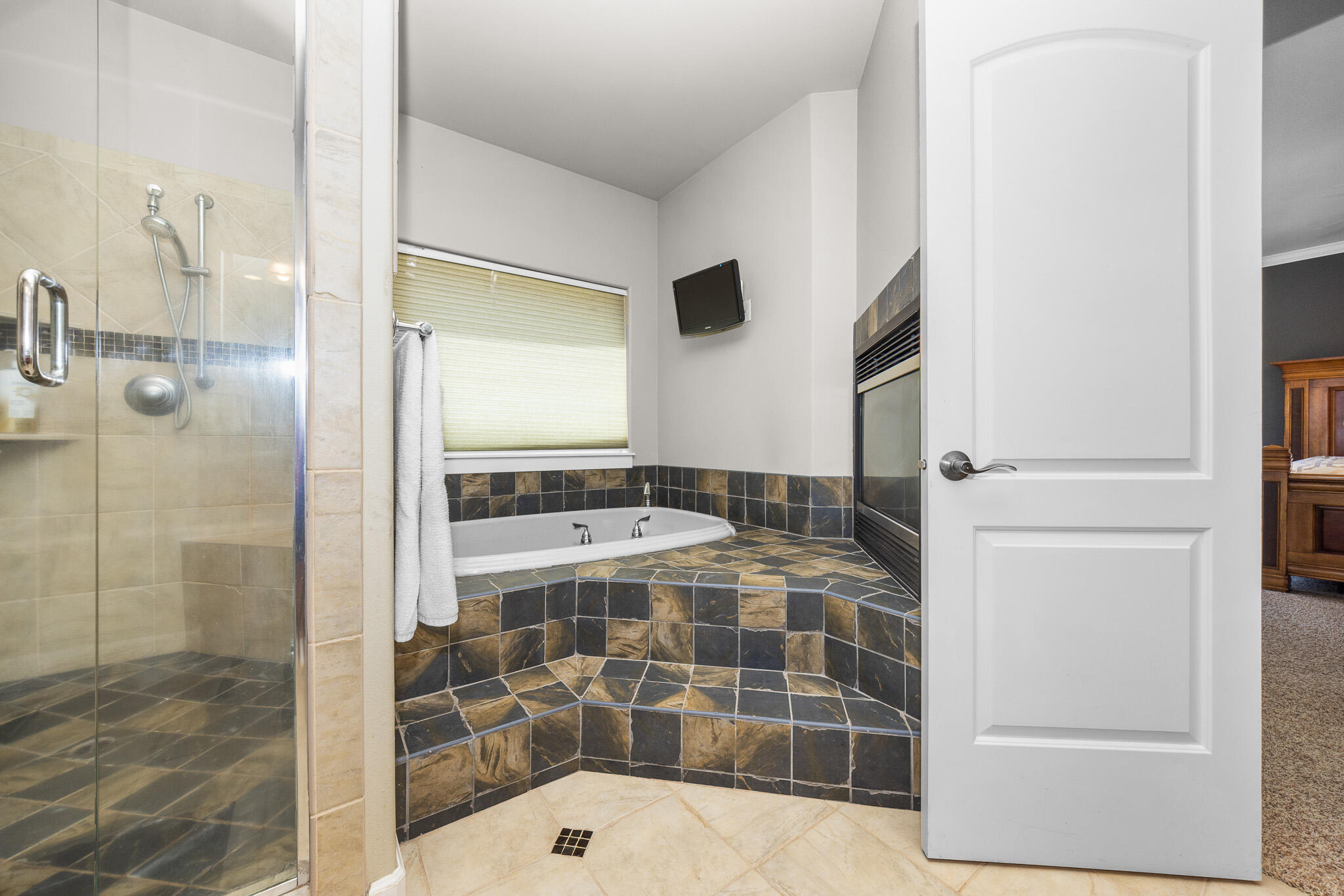 Bee Tree - Residential