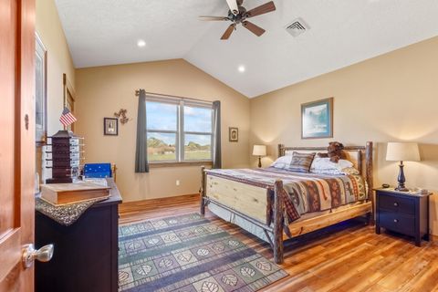 Tiny photo for 561 SE Stearns Road, Prineville, OR 97754 (MLS # 220220052)