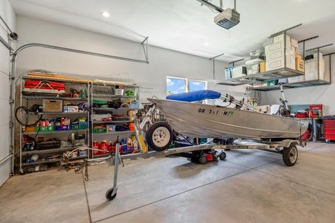 Tiny photo for 561 SE Stearns Road, Prineville, OR 97754 (MLS # 220220052)
