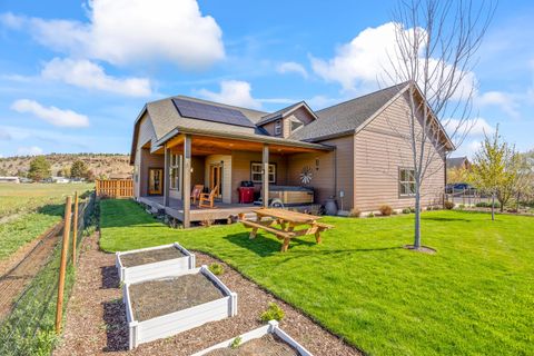 Tiny photo for 561 SE Stearns Road, Prineville, OR 97754 (MLS # 220220052)