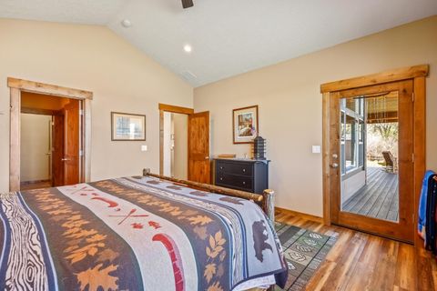 Tiny photo for 561 SE Stearns Road, Prineville, OR 97754 (MLS # 220220052)