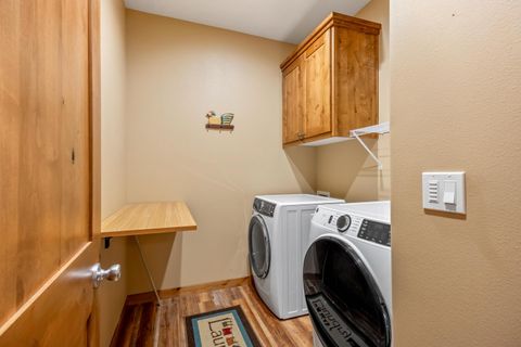Tiny photo for 561 SE Stearns Road, Prineville, OR 97754 (MLS # 220220052)