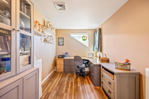 Tiny photo for 561 SE Stearns Road, Prineville, OR 97754 (MLS # 220220052)