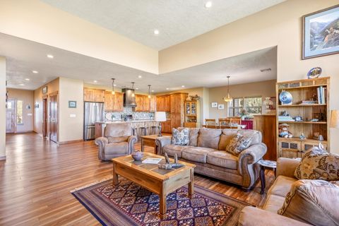 Tiny photo for 561 SE Stearns Road, Prineville, OR 97754 (MLS # 220220052)