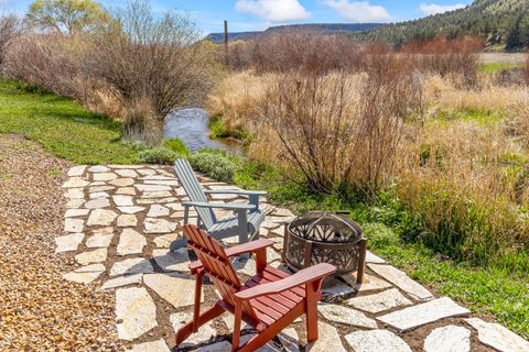 Tiny photo for 561 SE Stearns Road, Prineville, OR 97754 (MLS # 220220052)