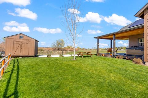 Tiny photo for 561 SE Stearns Road, Prineville, OR 97754 (MLS # 220220052)