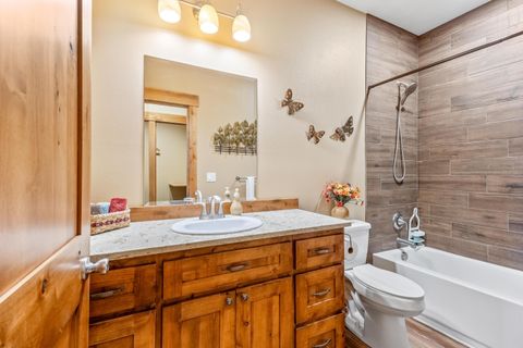 Tiny photo for 561 SE Stearns Road, Prineville, OR 97754 (MLS # 220220052)