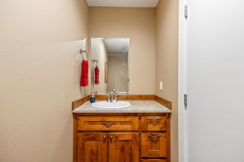 Tiny photo for 561 SE Stearns Road, Prineville, OR 97754 (MLS # 220220052)
