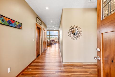 Tiny photo for 561 SE Stearns Road, Prineville, OR 97754 (MLS # 220220052)