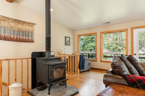 Tiny photo for 11926 Galice Road, Merlin, OR 97532 (MLS # 220212010)