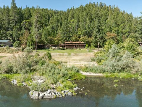 Photo of 11926 Galice Road, Merlin, OR 97532 (MLS # 220212010)