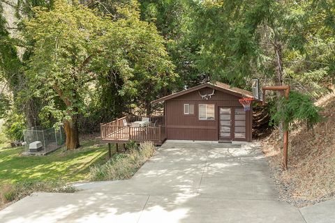 Tiny photo for 11926 Galice Road, Merlin, OR 97532 (MLS # 220212010)