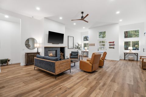 Tiny photo for 17133 Norwalk Road, Bend, OR 97707 (MLS # 220217034)