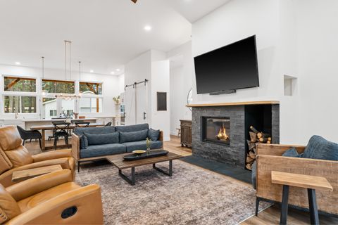 Tiny photo for 17133 Norwalk Road, Bend, OR 97707 (MLS # 220217034)