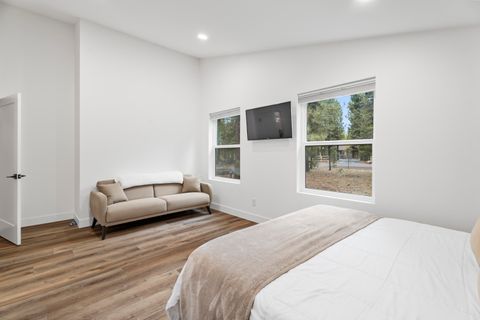 Tiny photo for 17133 Norwalk Road, Bend, OR 97707 (MLS # 220217034)