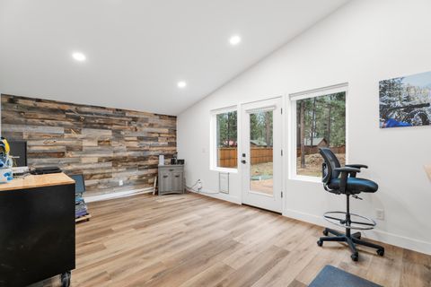 Tiny photo for 17133 Norwalk Road, Bend, OR 97707 (MLS # 220217034)