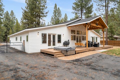 Tiny photo for 17133 Norwalk Road, Bend, OR 97707 (MLS # 220217034)