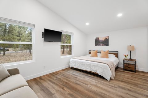 Tiny photo for 17133 Norwalk Road, Bend, OR 97707 (MLS # 220217034)