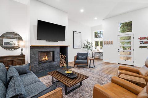 Tiny photo for 17133 Norwalk Road, Bend, OR 97707 (MLS # 220217034)