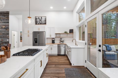 Tiny photo for 17133 Norwalk Road, Bend, OR 97707 (MLS # 220217034)