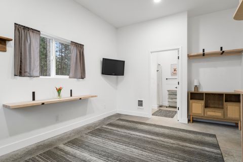 Tiny photo for 17133 Norwalk Road, Bend, OR 97707 (MLS # 220217034)