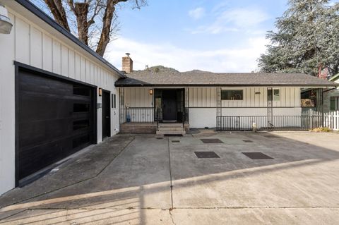 Tiny photo for 2400 Rogue River Highway, Gold Hill, OR 97525 (MLS # 220212702)