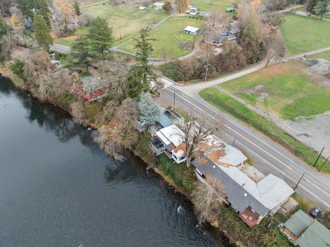 Tiny photo for 2400 Rogue River Highway, Gold Hill, OR 97525 (MLS # 220212702)