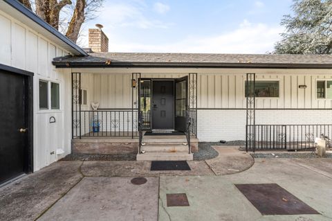 Tiny photo for 2400 Rogue River Highway, Gold Hill, OR 97525 (MLS # 220212702)