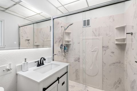 Tiny photo for 2400 Rogue River Highway, Gold Hill, OR 97525 (MLS # 220212702)