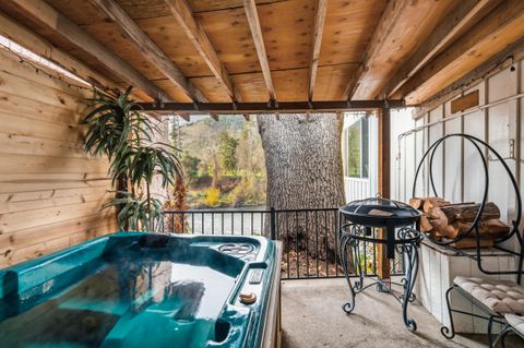 Tiny photo for 2400 Rogue River Highway, Gold Hill, OR 97525 (MLS # 220212702)