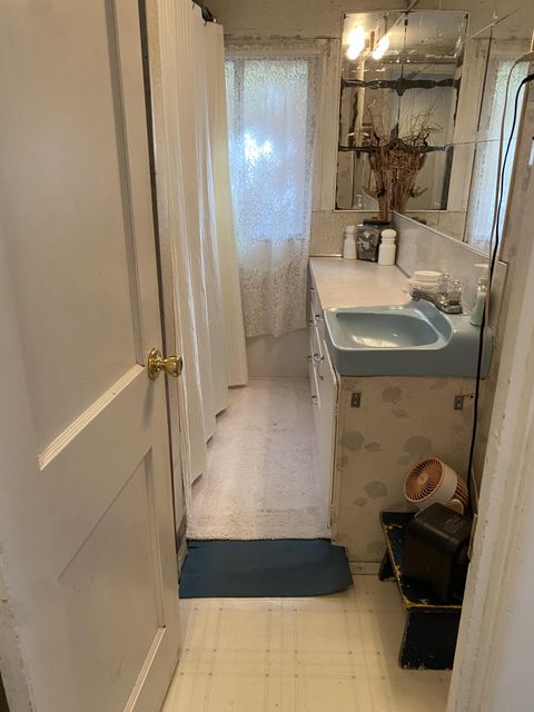 Tiny photo for 1313 Lynnewood Boulevard, Klamath Falls, OR 97601 (MLS # 220212311)