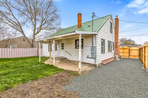 Tiny photo for 793 Marshall Avenue, Medford, OR 97501 (MLS # 220214022)