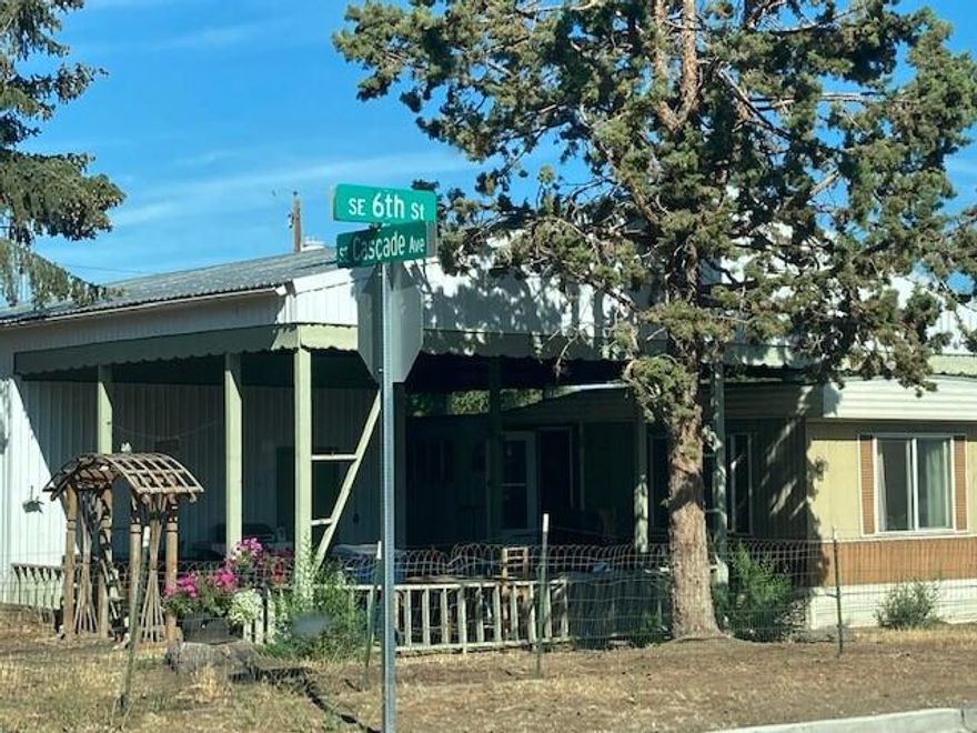 Rare Opportunity. Redmond's Live and work zoning. Lots of potential. Current renter has been there for years and would love to stay.