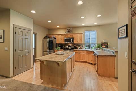 Tiny photo for 21183 Ritz Place, Bend, OR 97702 (MLS # 220226693)