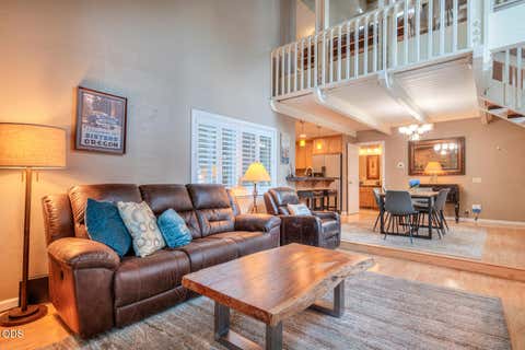 Tiny photo for 17636 Tennis Village Court #31, Sunriver, OR 97707 (MLS # 220226932)