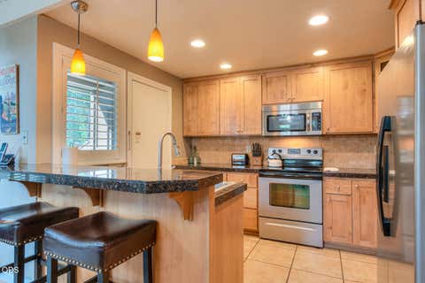 Tiny photo for 17636 Tennis Village Court #31, Sunriver, OR 97707 (MLS # 220226932)