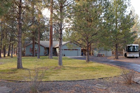 Tiny photo for 69341 Silver Spur Spur, Sisters, OR 97759 (MLS # 220212648)
