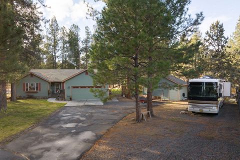 Tiny photo for 69341 Silver Spur Spur, Sisters, OR 97759 (MLS # 220212648)