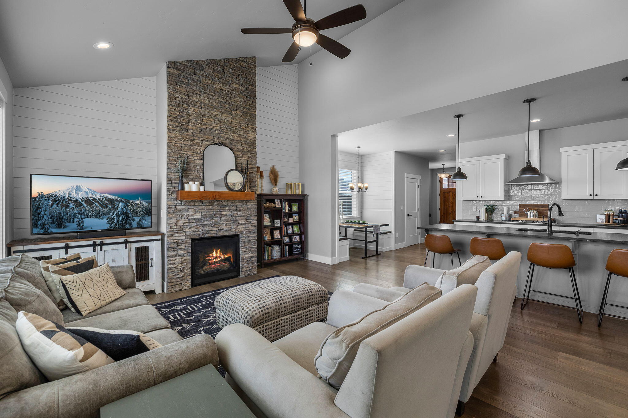 4309 SW Badger Creek Drive