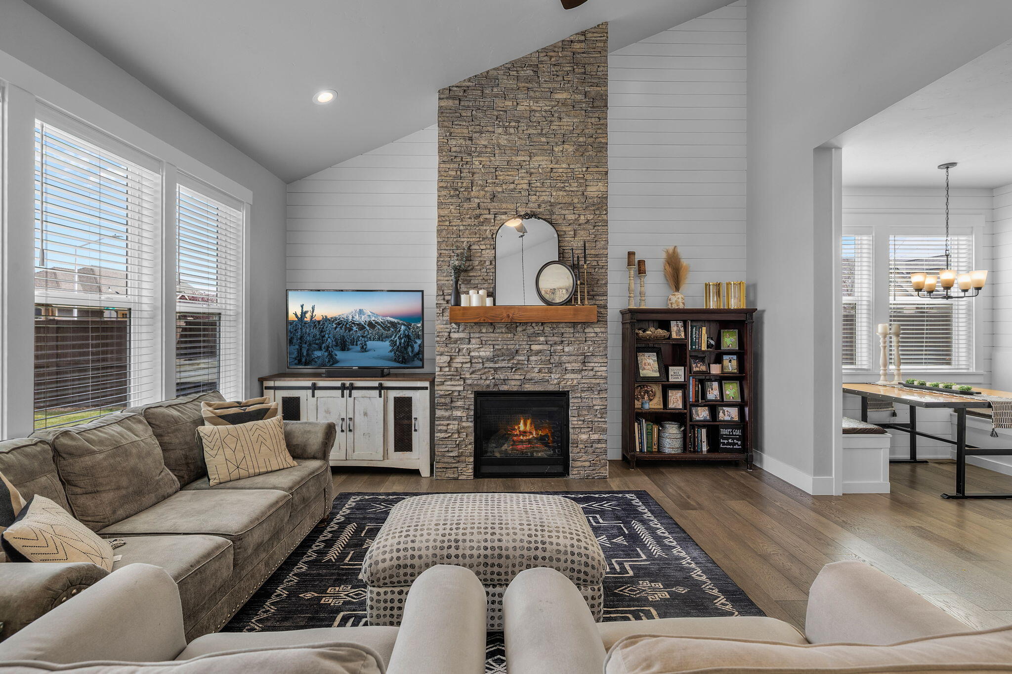 4309 SW Badger Creek Drive