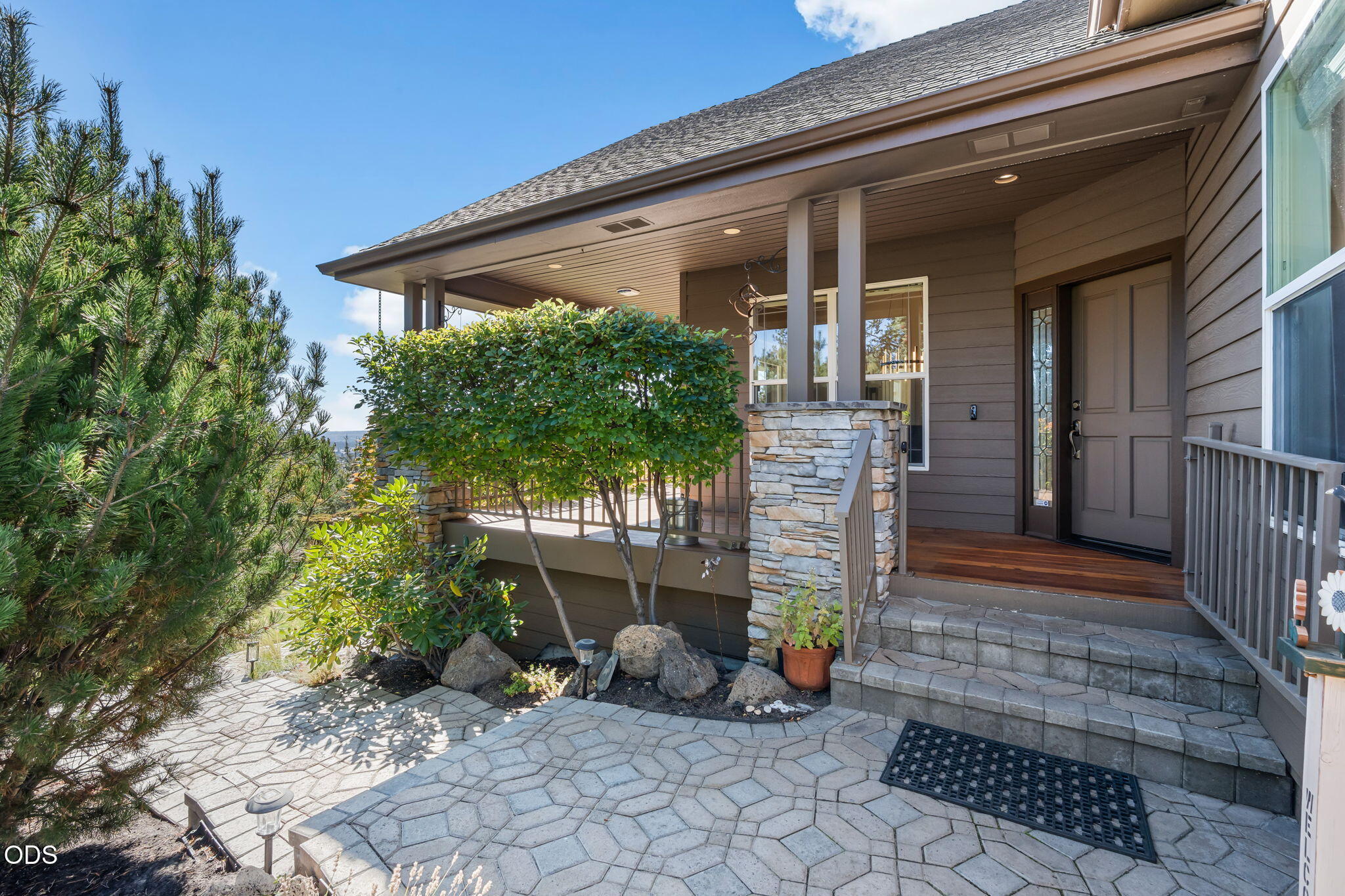 1154 NW Redfield Circle
