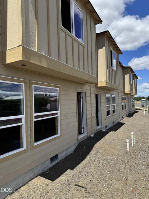 Photo of 7883 Houston Loop, White City, OR 97503 (MLS # 220225758)