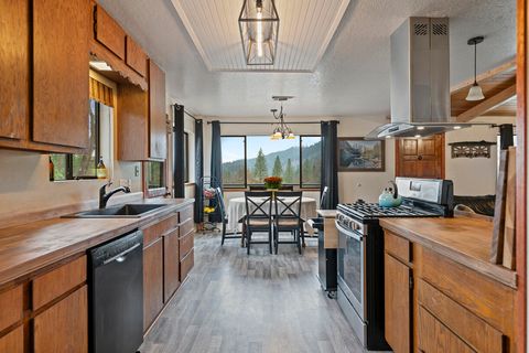 Tiny photo for 4866 Galice Road, Merlin, OR 97532 (MLS # 220212249)