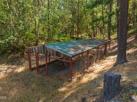 Tiny photo for 475 Penny Lane, Grants Pass, OR 97527 (MLS # 220224464)