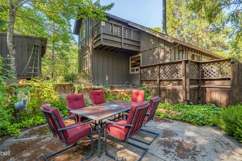 Tiny photo for 475 Penny Lane, Grants Pass, OR 97527 (MLS # 220224464)
