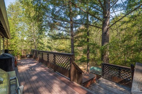 Tiny photo for 475 Penny Lane, Grants Pass, OR 97527 (MLS # 220224464)