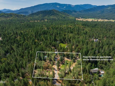 Tiny photo for 475 Penny Lane, Grants Pass, OR 97527 (MLS # 220224464)