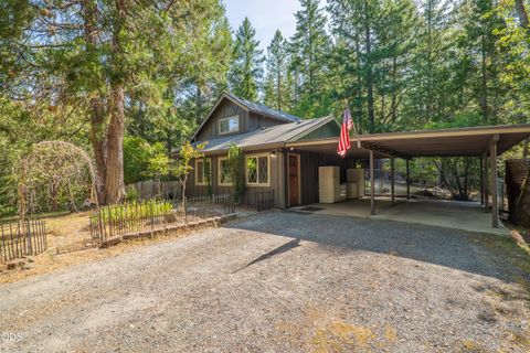 Tiny photo for 475 Penny Lane, Grants Pass, OR 97527 (MLS # 220224464)